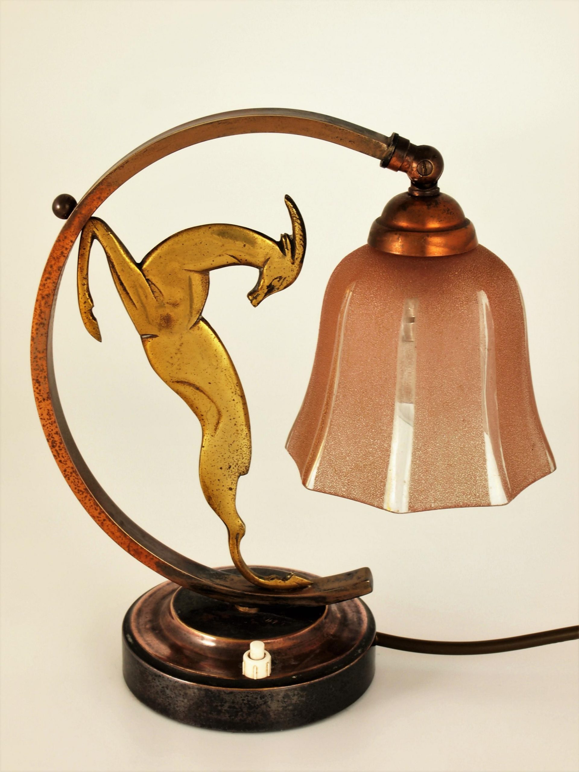 Vervolg vasthoudend bijvoeglijk naamwoord Art Deco Gazelle Lamp* - Nouveau Deco Arts